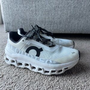 OnCloud Monsters Size 7